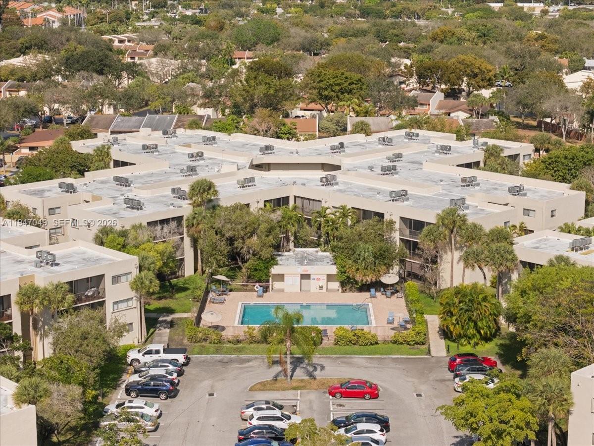 THE HORIZONS CONDO #7 - Residential