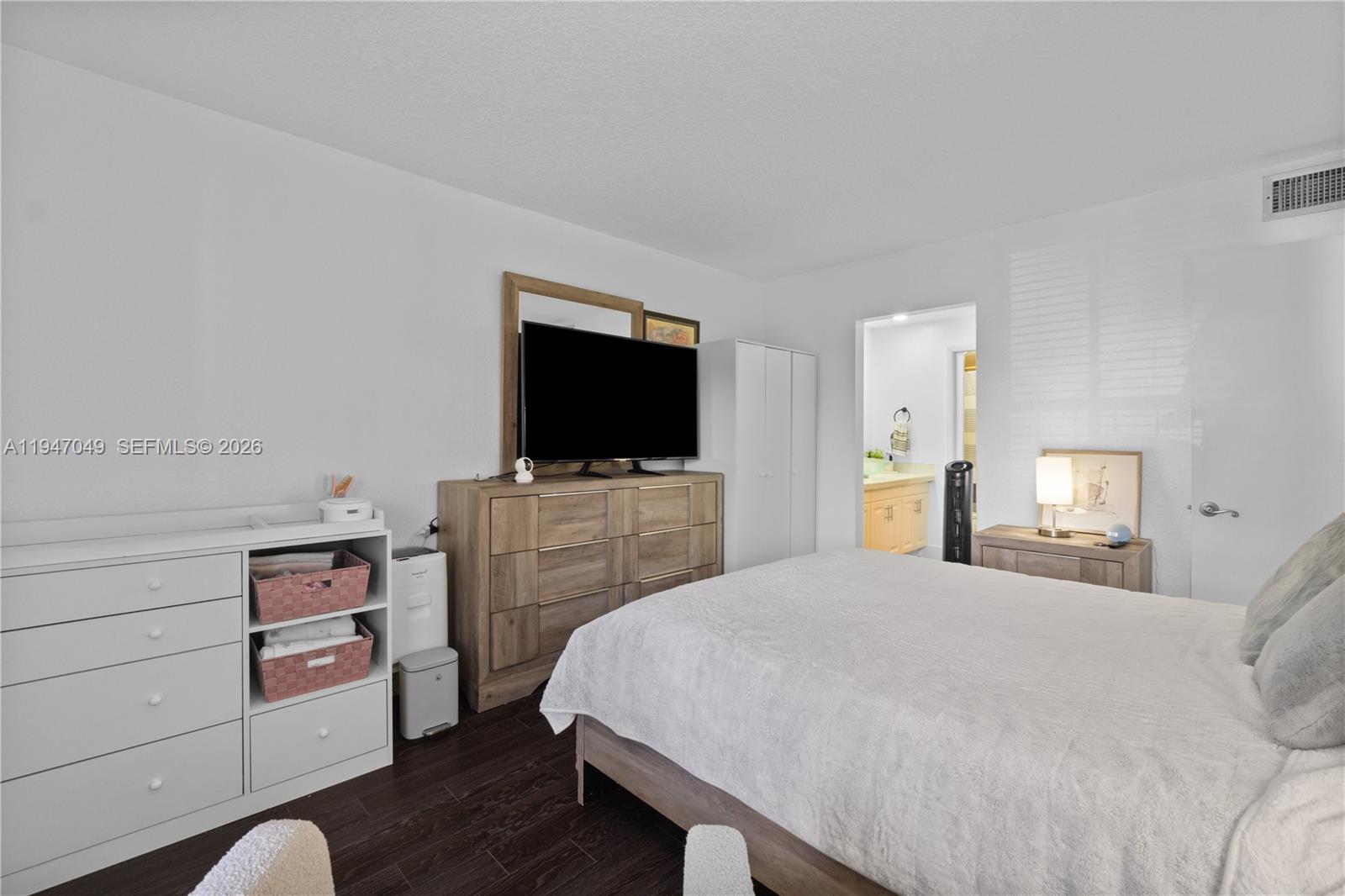 THE HORIZONS CONDO #7 - Residential