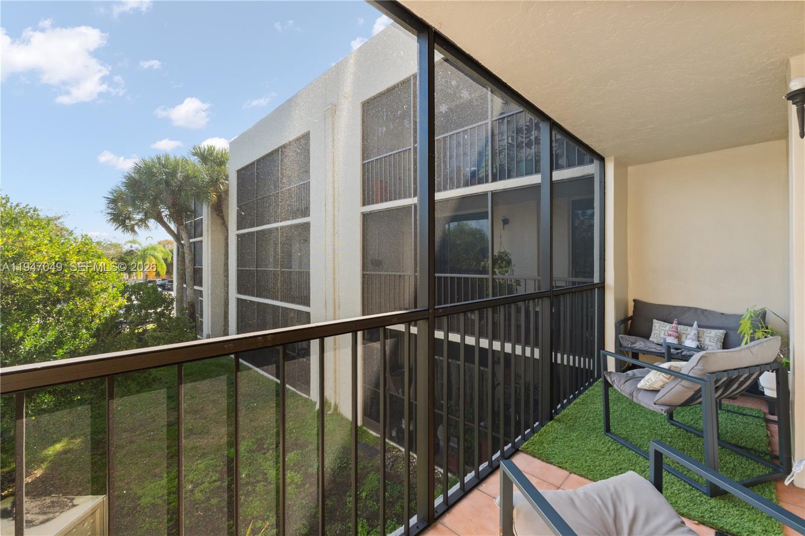 THE HORIZONS CONDO #7 - Residential