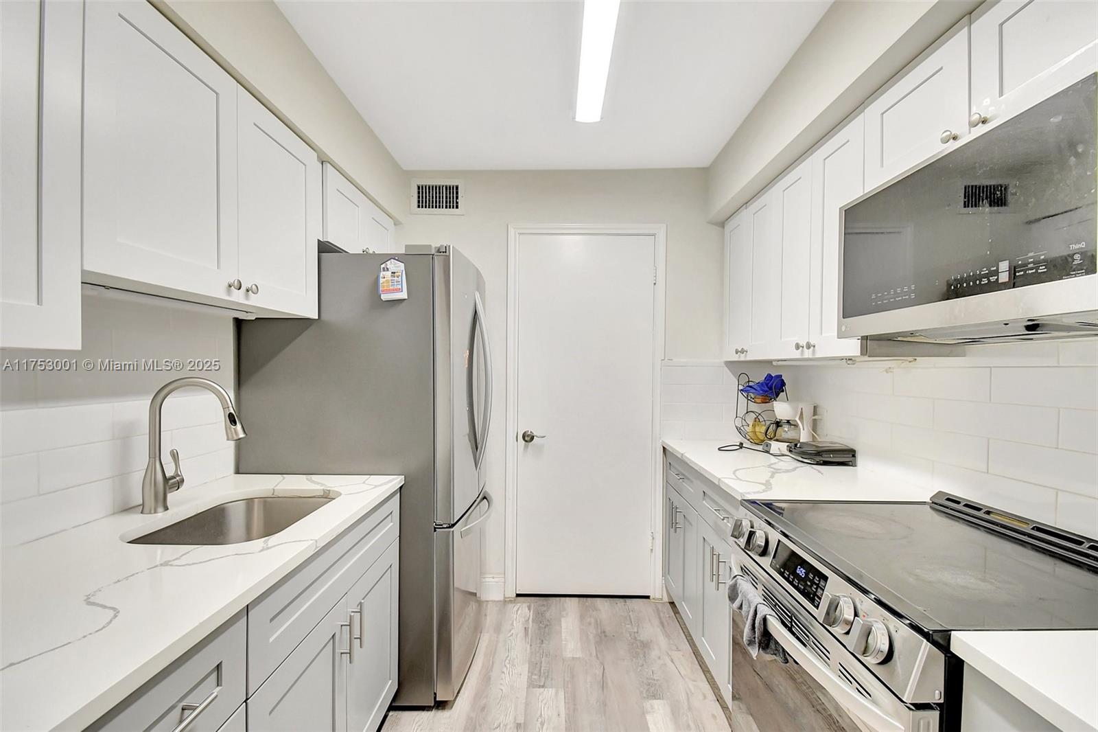 SAILBOAT POINTE CONDO - Residential