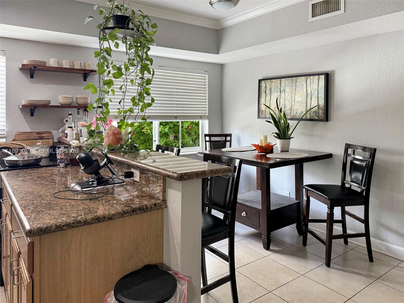 GULFSTREAM CONDO OF LAS O - Residential