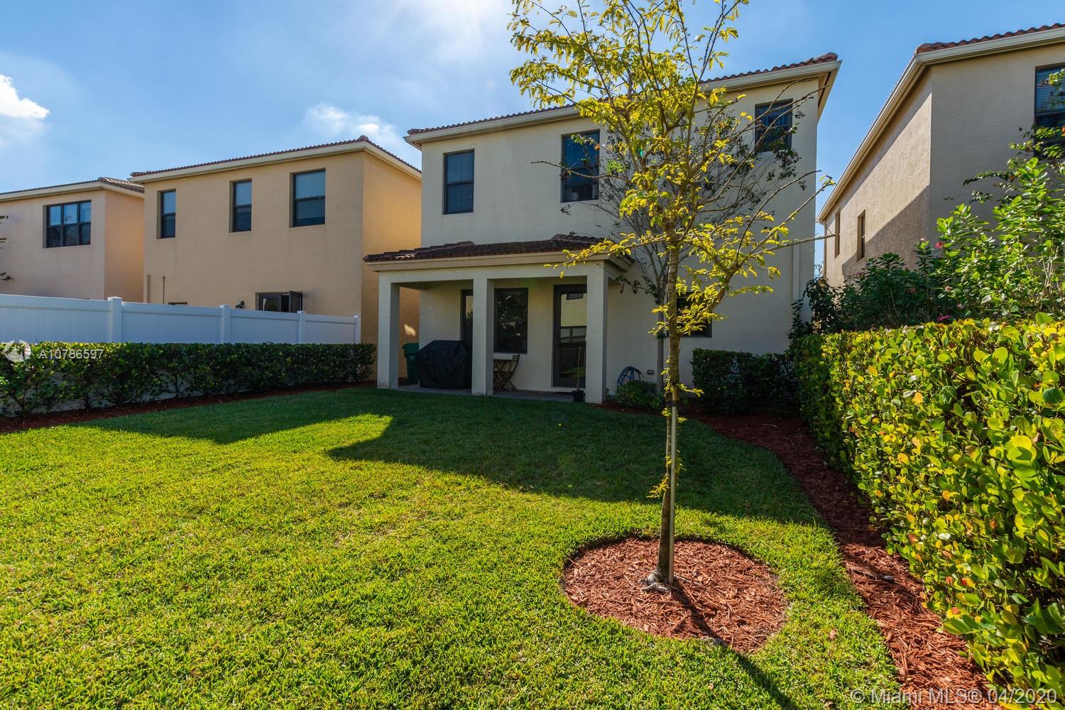 CHAMPION LAKES - Residential