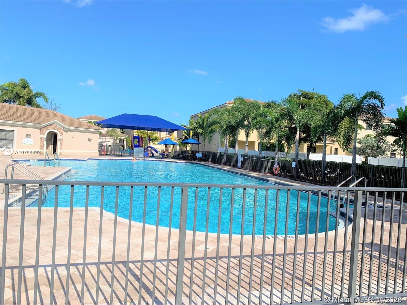 CHAMPION LAKES - Residential