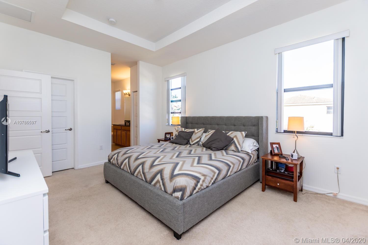 CHAMPION LAKES - Residential