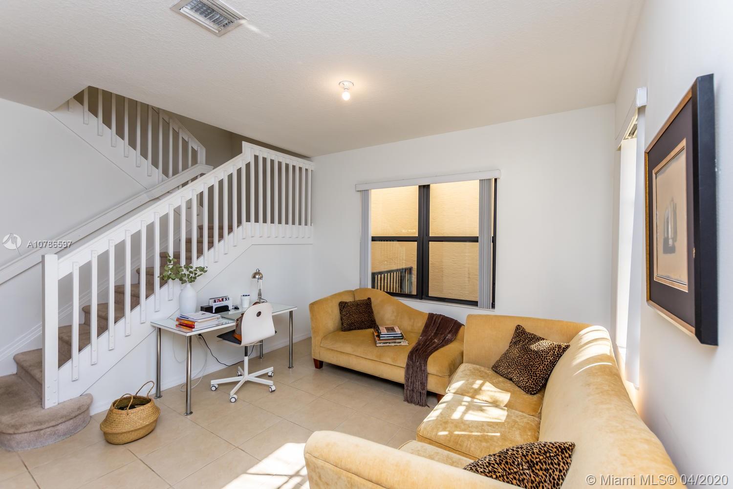 CHAMPION LAKES - Residential