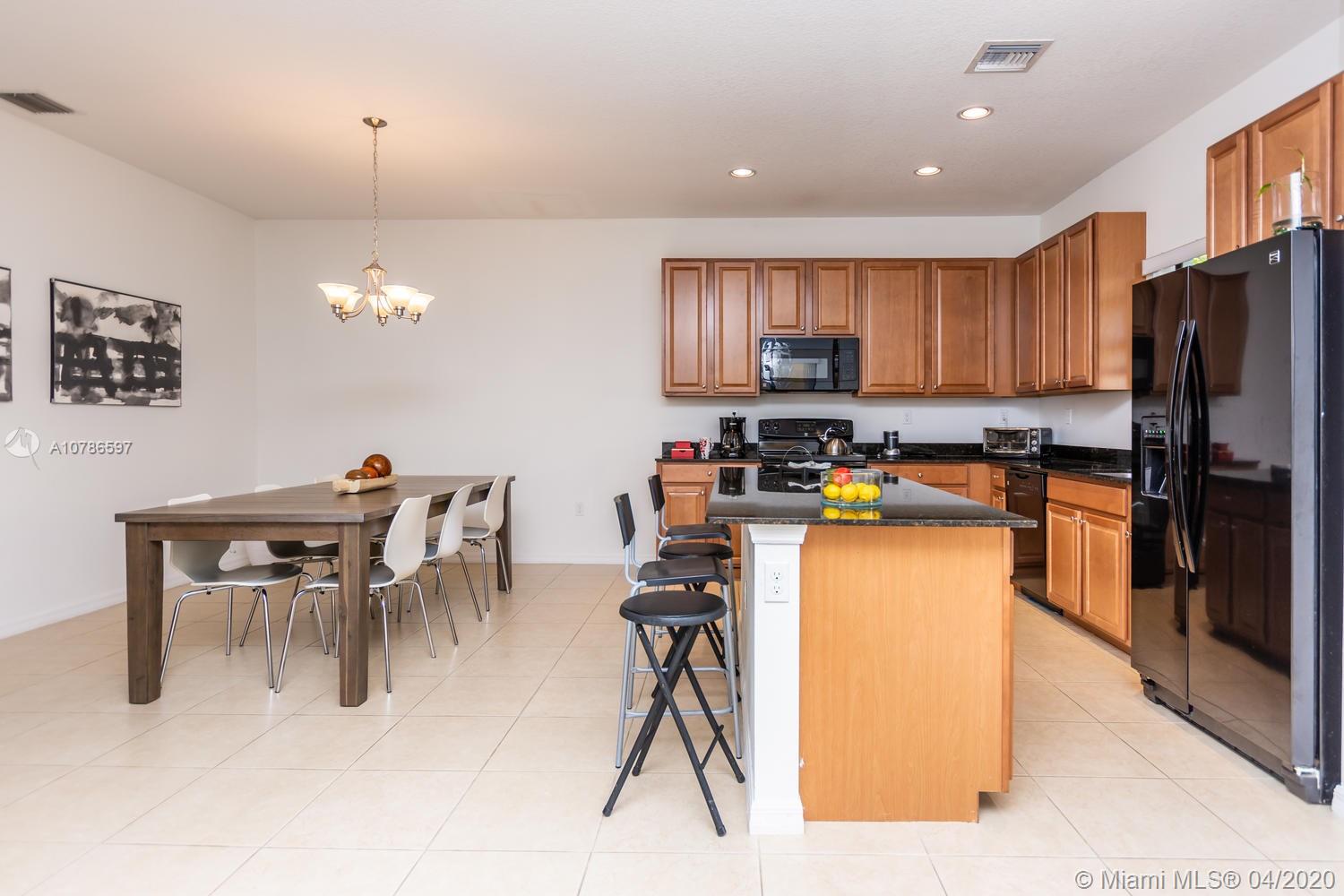 CHAMPION LAKES - Residential