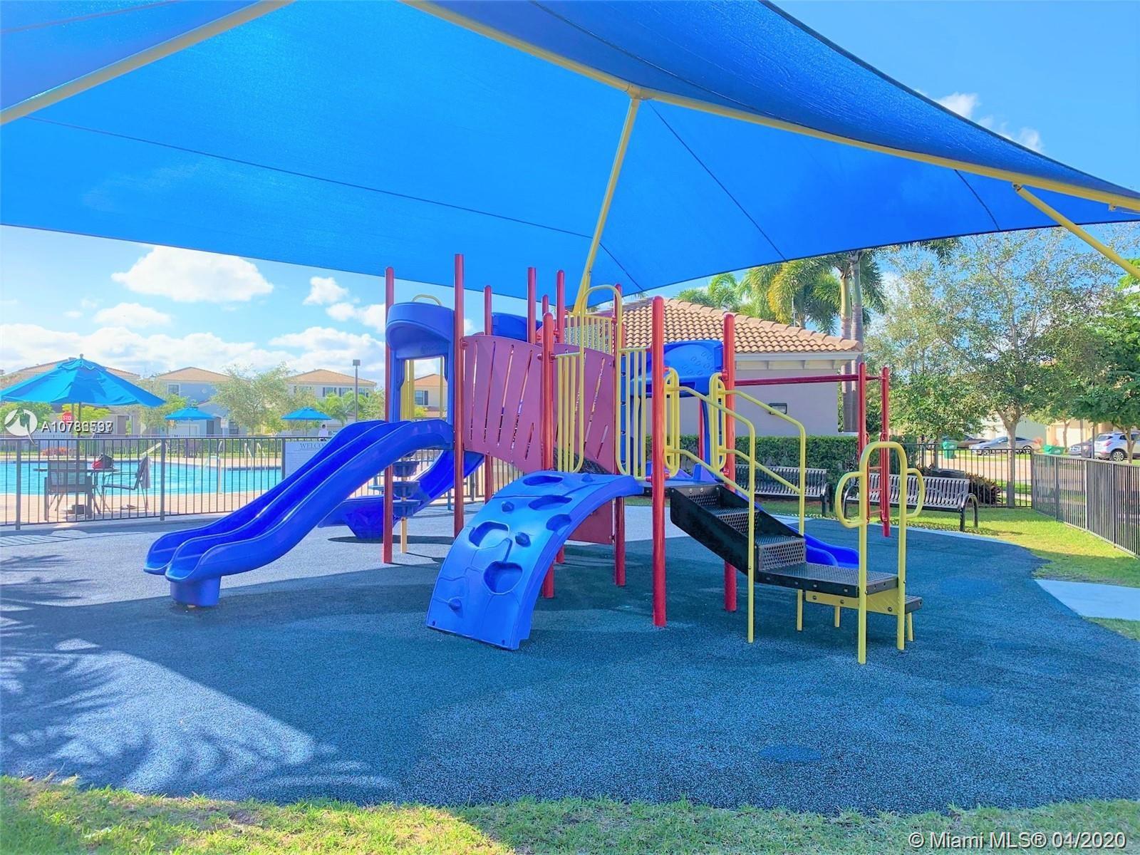 CHAMPION LAKES - Residential