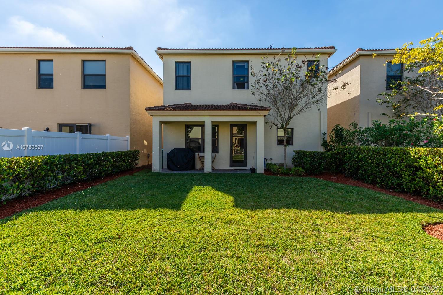 CHAMPION LAKES - Residential