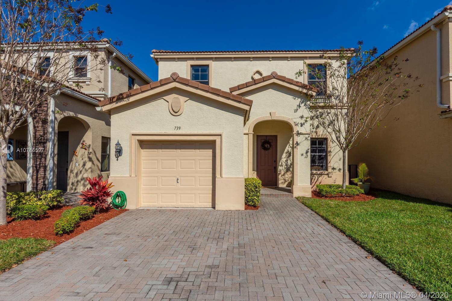CHAMPION LAKES - Residential