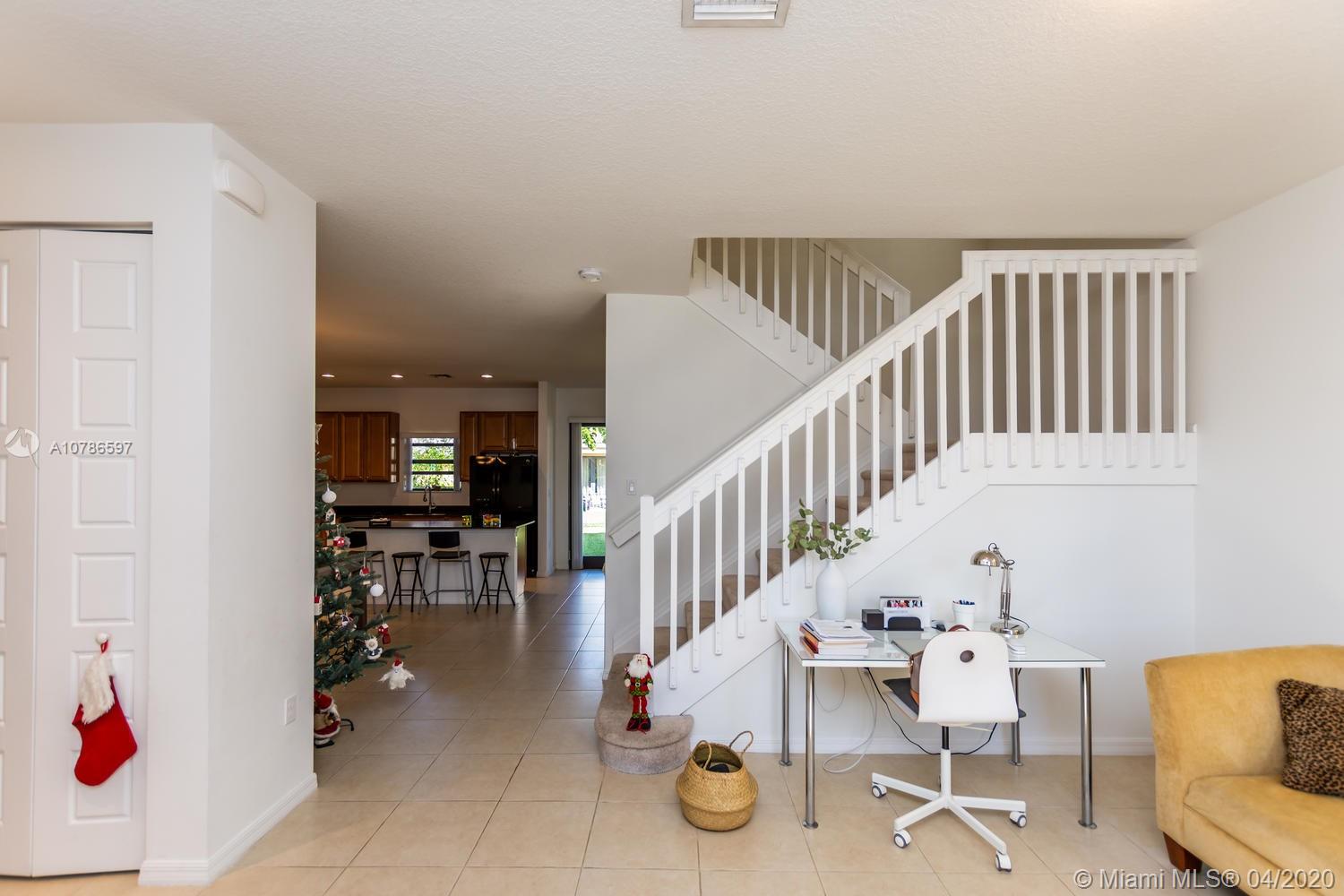 CHAMPION LAKES - Residential