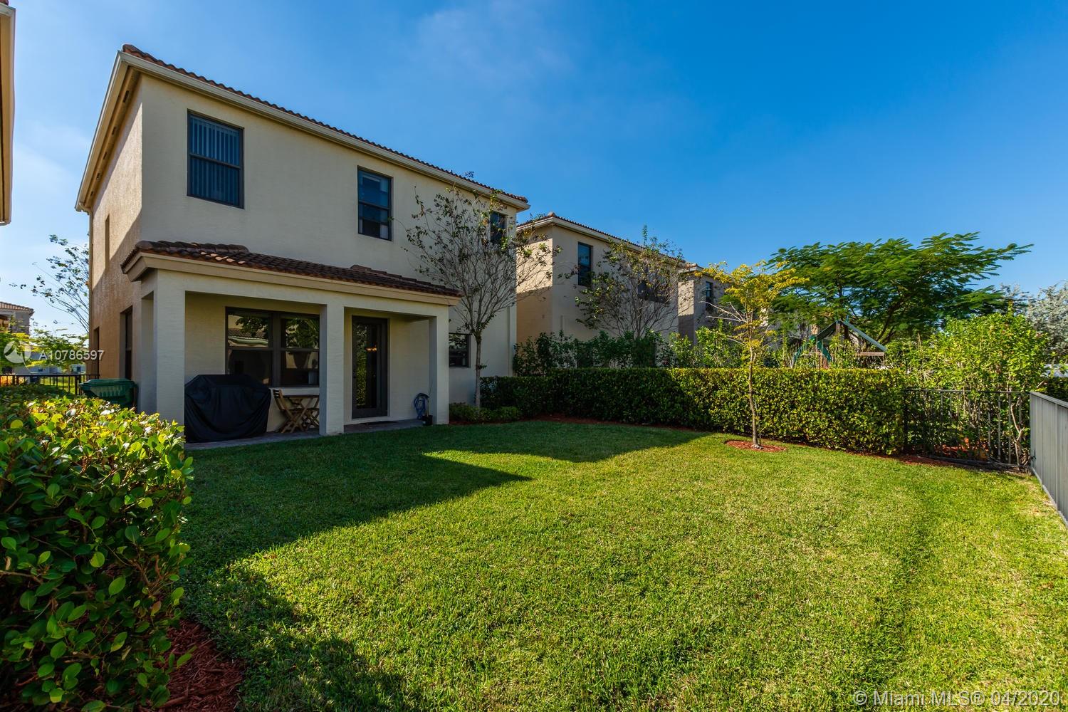 CHAMPION LAKES - Residential