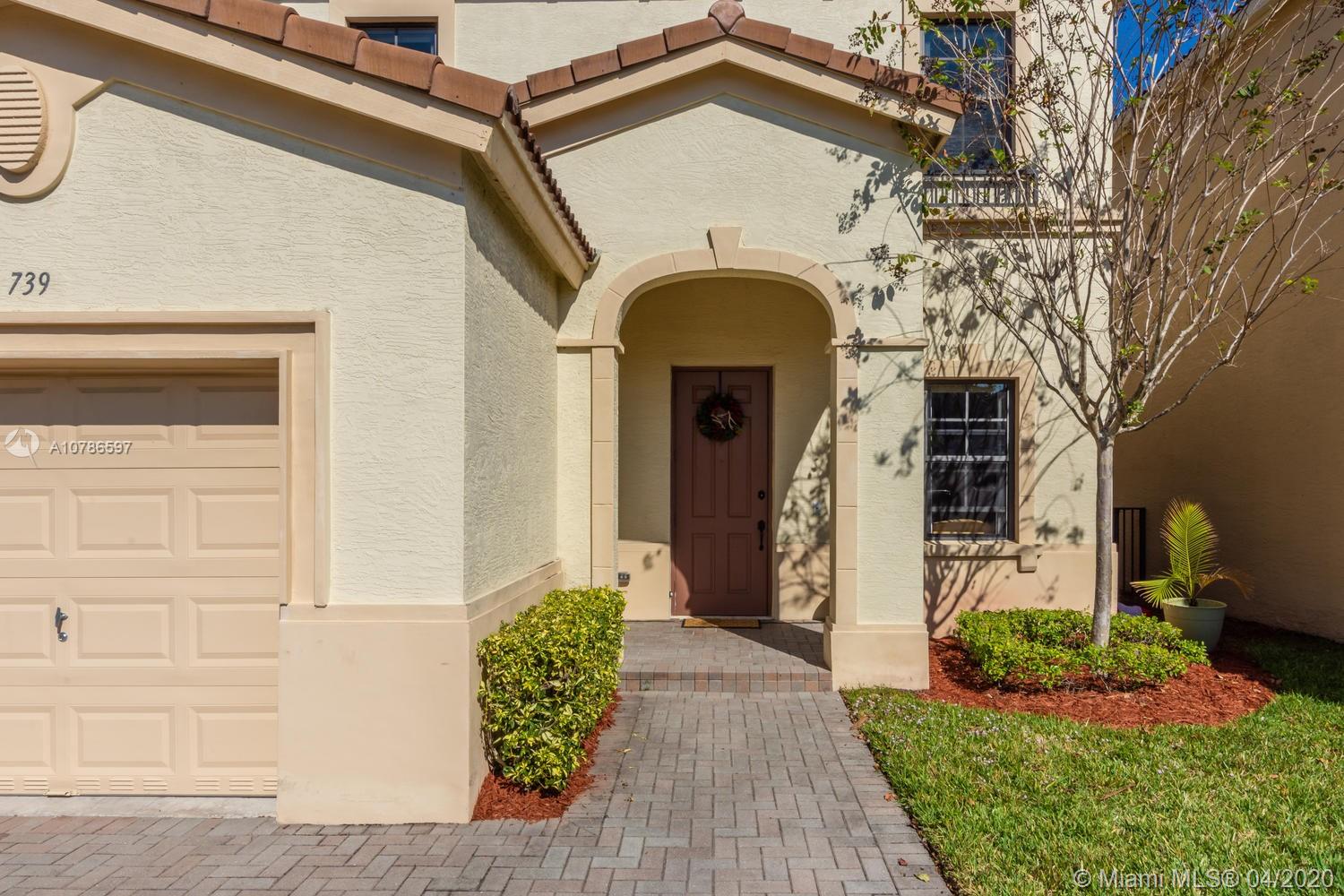 CHAMPION LAKES - Residential