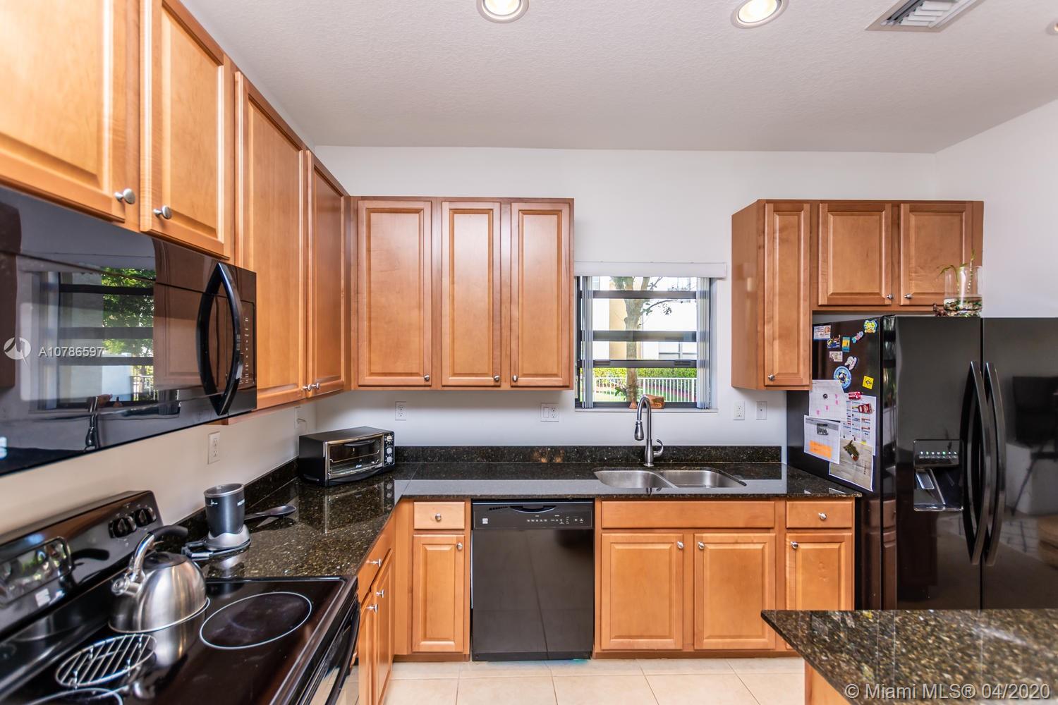 CHAMPION LAKES - Residential