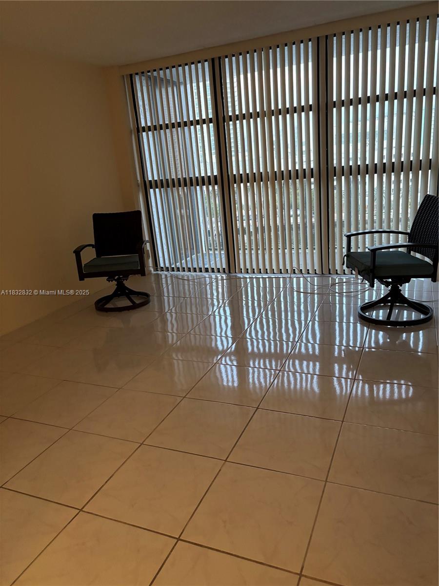 NICE APARTMENT IN THE QUIET AREA.