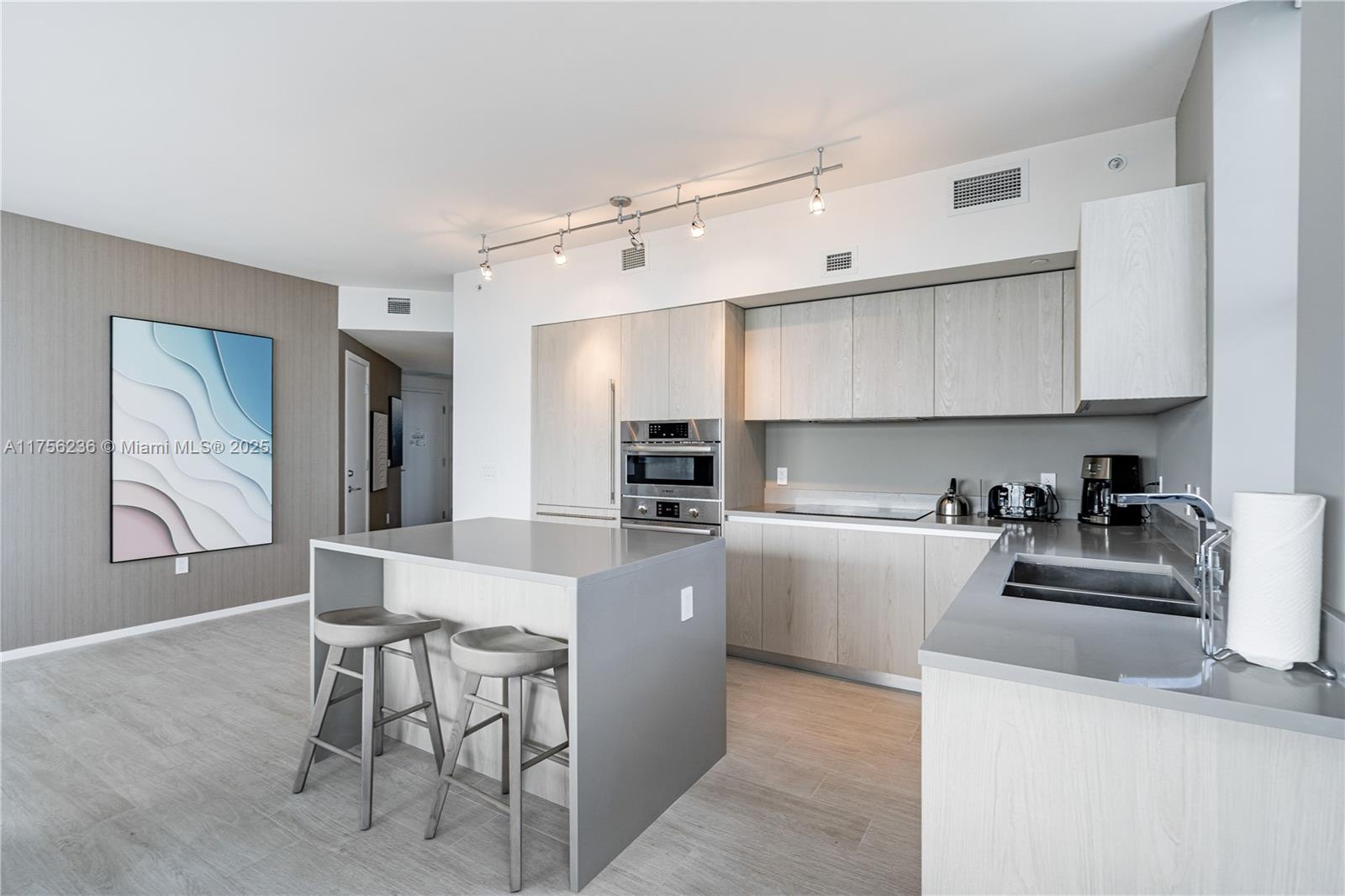 4010 SOUTH OCEAN CONDO - Residential