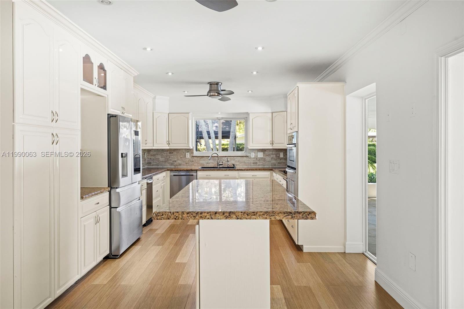 TOWN & COUNTRY ESTATES - Residential