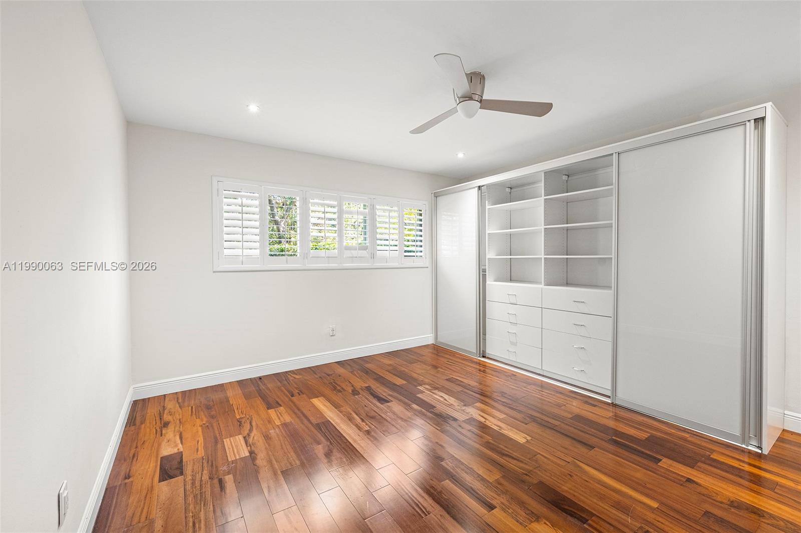 TOWN & COUNTRY ESTATES - Residential