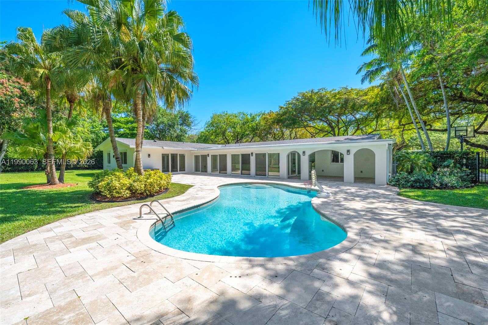 TOWN & COUNTRY ESTATES - Residential