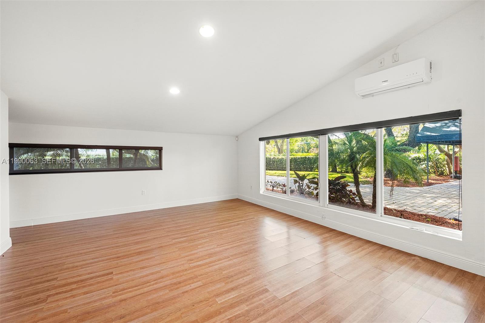 TOWN & COUNTRY ESTATES - Residential