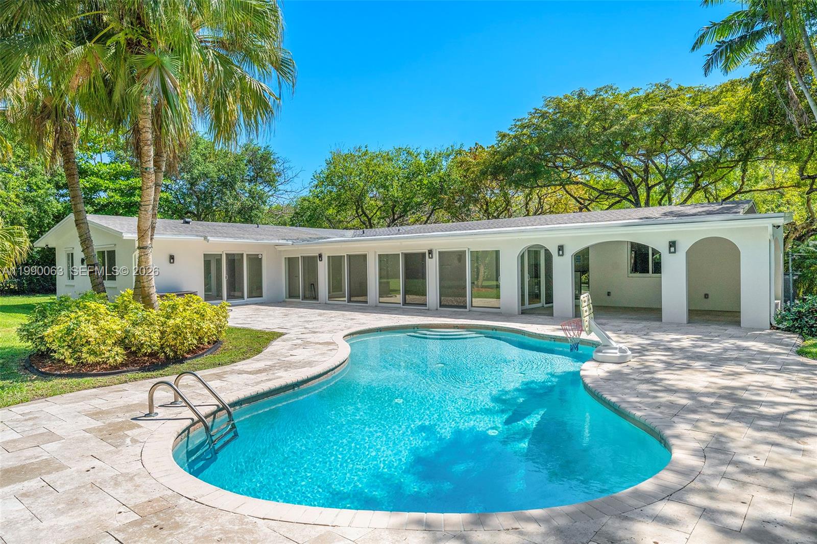 TOWN & COUNTRY ESTATES - Residential