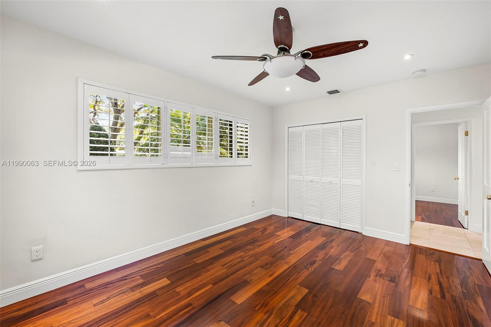 TOWN & COUNTRY ESTATES - Residential