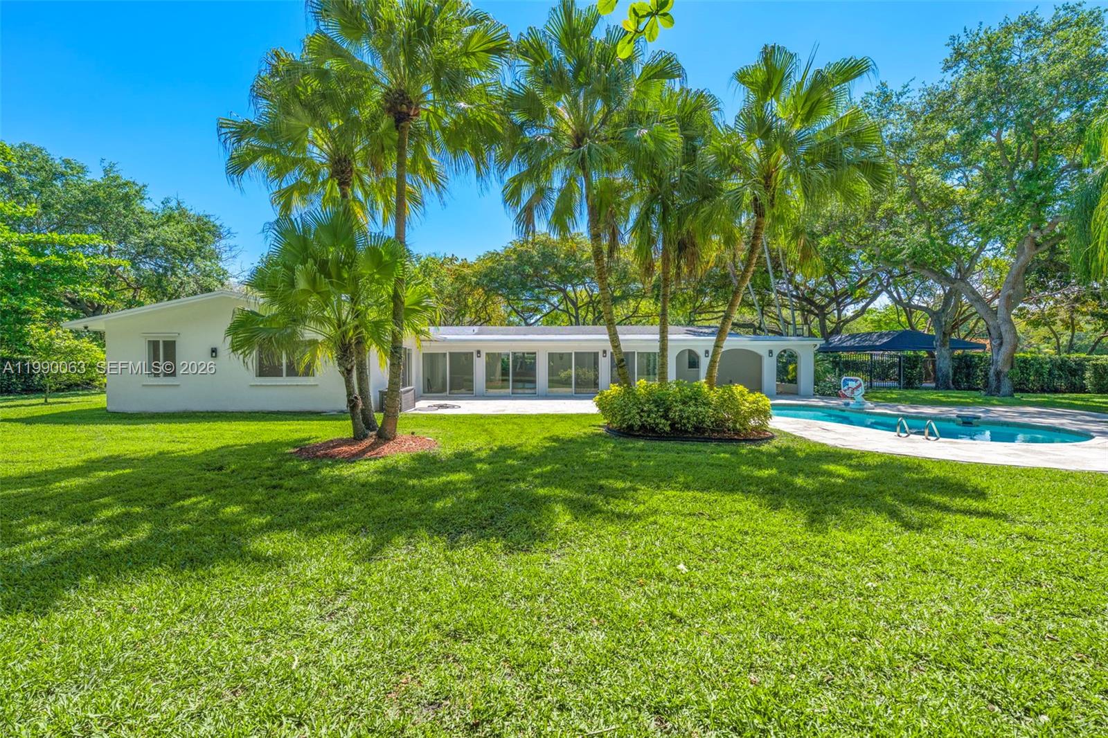 TOWN & COUNTRY ESTATES - Residential