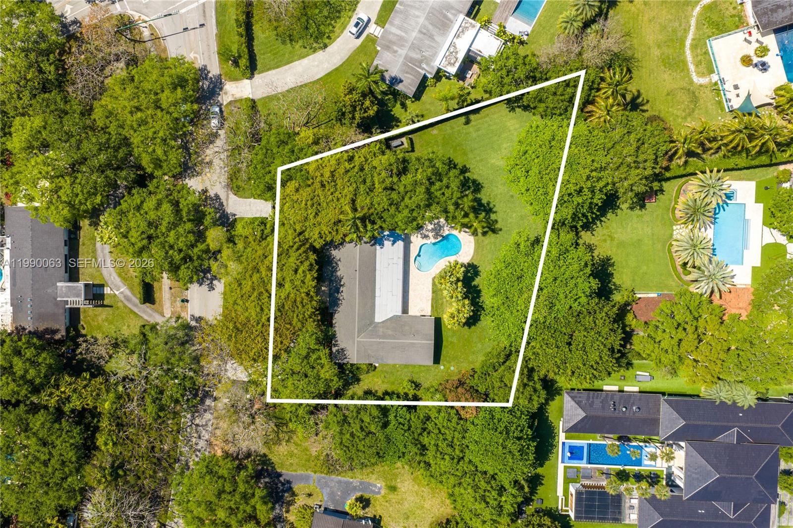 TOWN & COUNTRY ESTATES - Residential