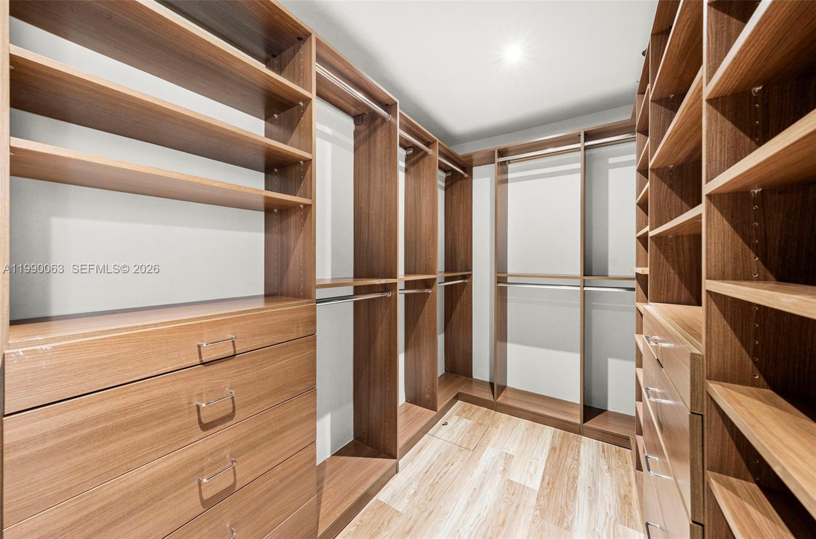 TOWN & COUNTRY ESTATES - Residential