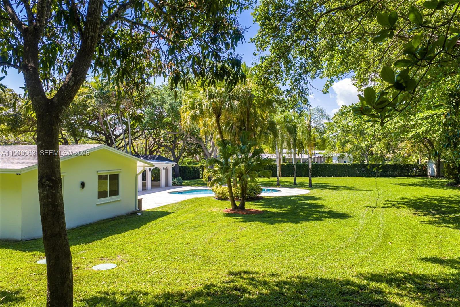 TOWN & COUNTRY ESTATES - Residential