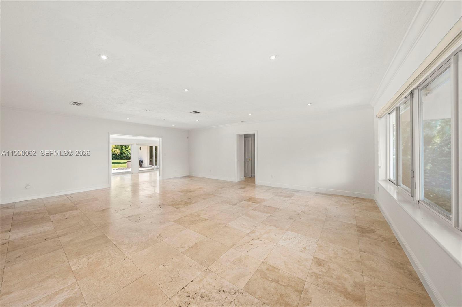 TOWN & COUNTRY ESTATES - Residential