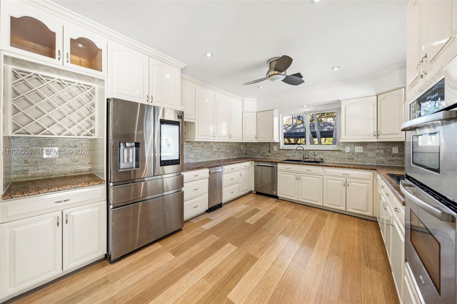 TOWN & COUNTRY ESTATES - Residential