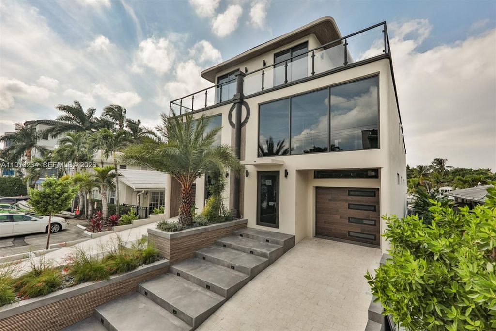 Photo of 323 Hendricks Isle, Fort Lauderdale, FL 33301 (MLS # A11913264)