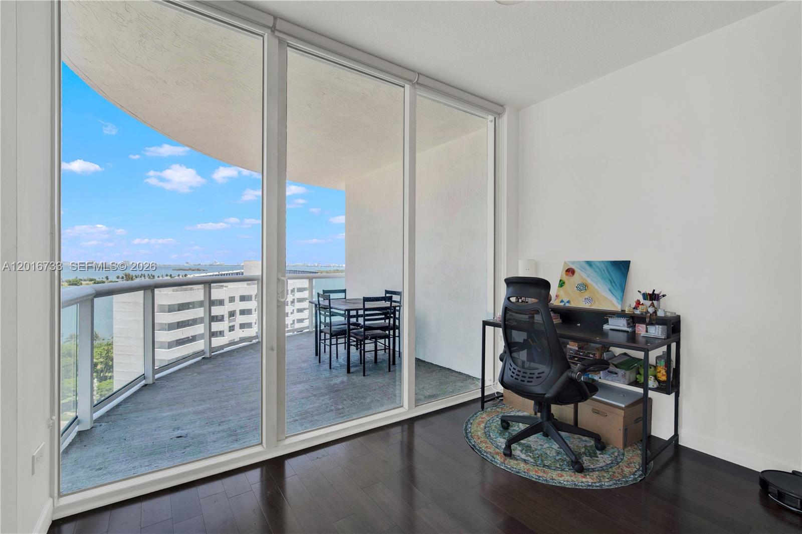 PLATINUM CONDO - Residential