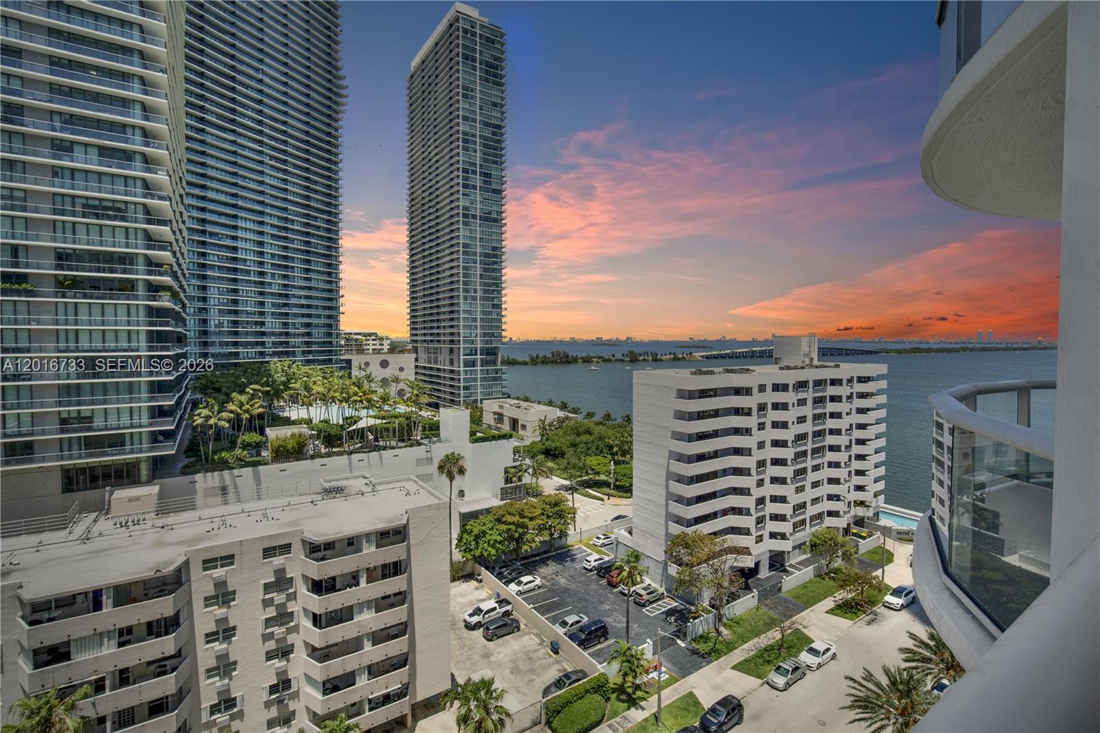PLATINUM CONDO - Residential