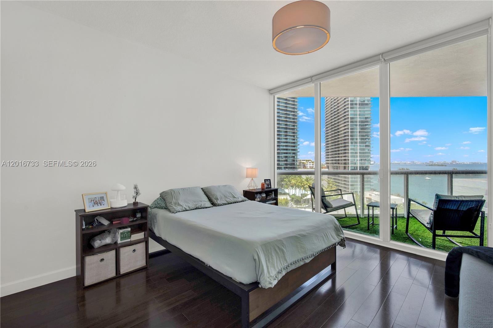PLATINUM CONDO - Residential