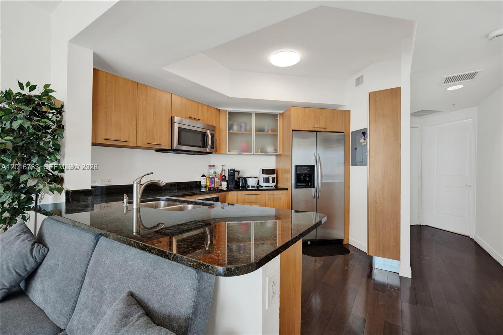 PLATINUM CONDO - Residential