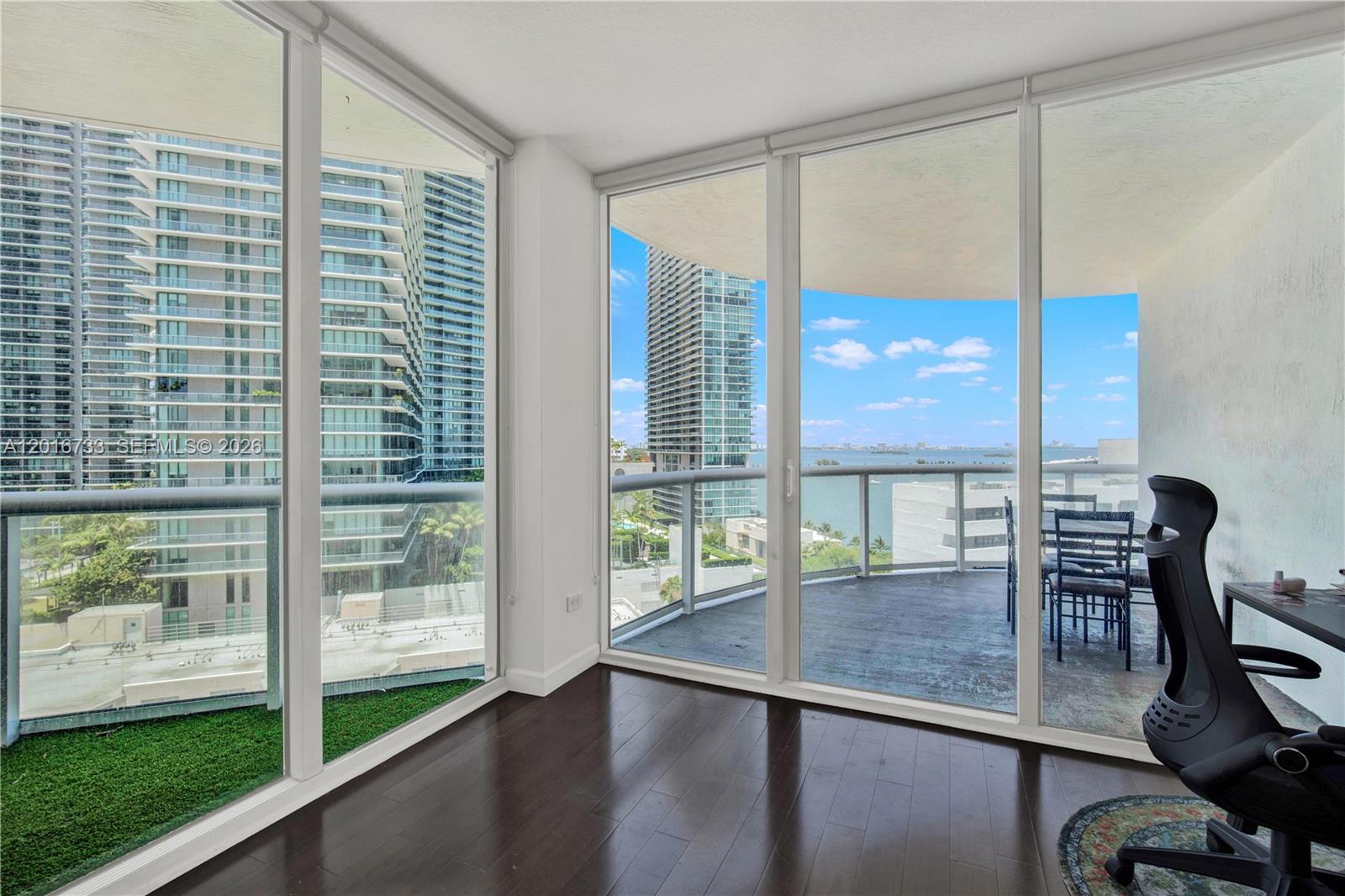 PLATINUM CONDO - Residential