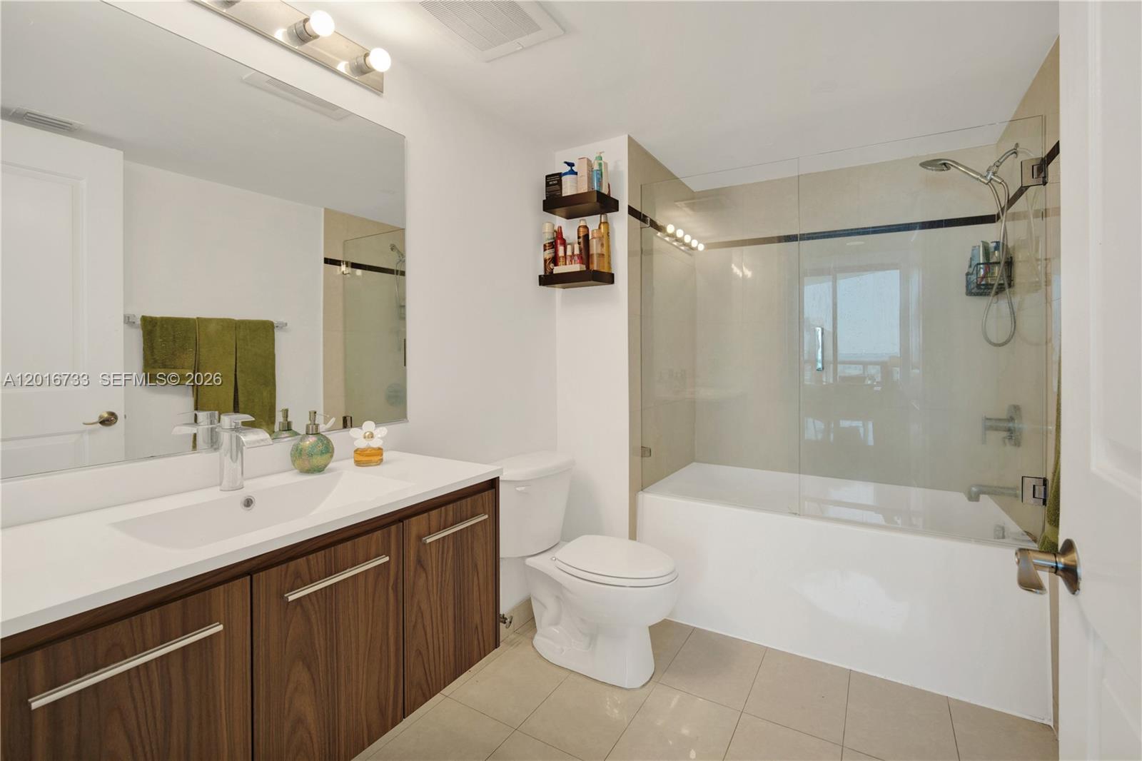 PLATINUM CONDO - Residential