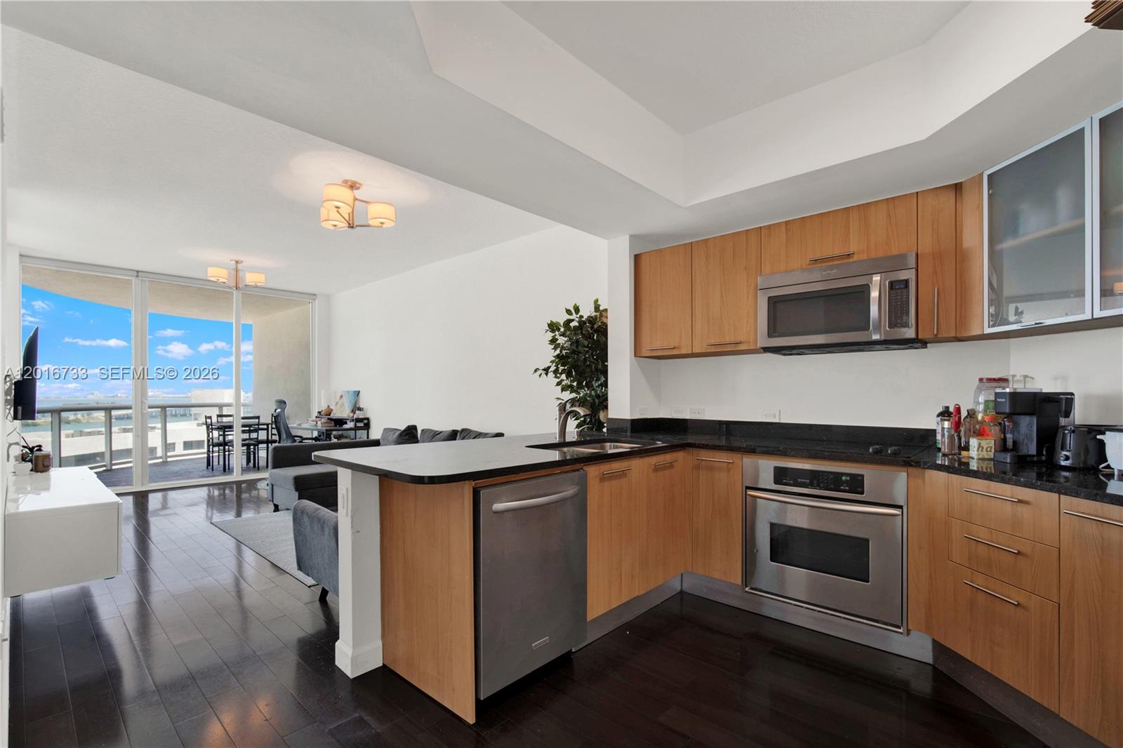 PLATINUM CONDO - Residential