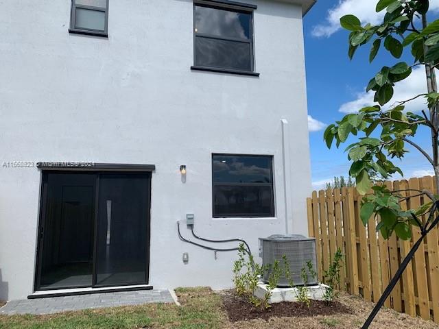 PINE ISLE - Residential Lease