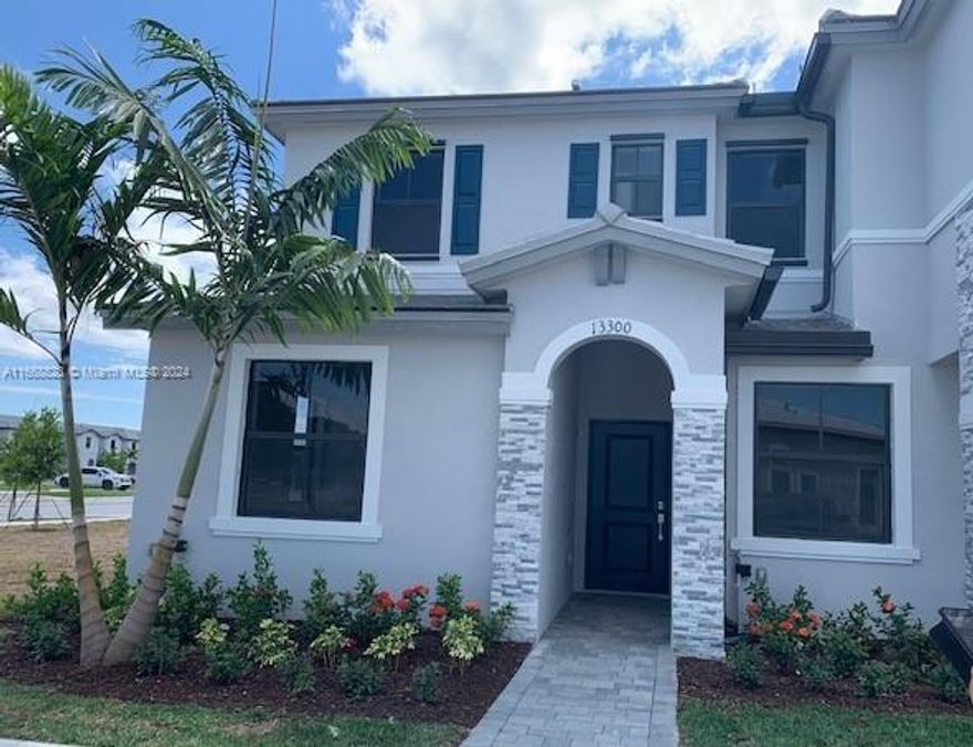 IMPORTANT INFORMATION: ONLY 1st MONTH RENTAL AND 1 MONTH SECURITY DEPOSIT!
Cozy Villa corner unit featuring a 3 bedrooms and 3 full bathrooms. One bedroom in 1st floor can also be use as office. Tiles throughout first floor, bright kitchen with SS appliances and Quartz countertop. W&D as well as window treatments. Fenced patio with great privacy. Excellent location close to great schools and kids academy. 2 parking assigned in front of the villa. The clubhouse offers an exercise room, playground, swimming pool and more. *premium lot in front of the Clubhouse. Gated community.