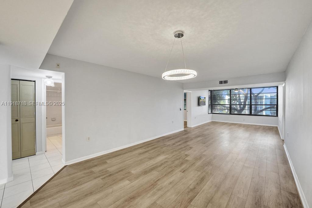 CONDO 21 OF WHITEHALL CON - Residential