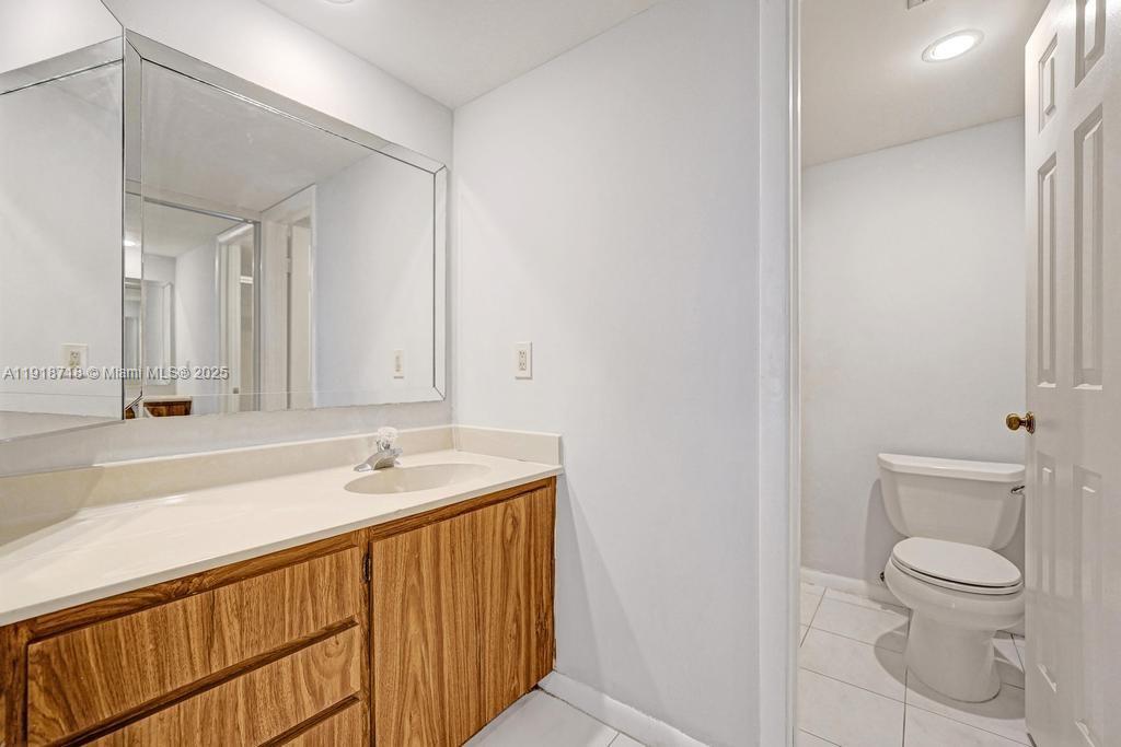 CONDO 21 OF WHITEHALL CON - Residential