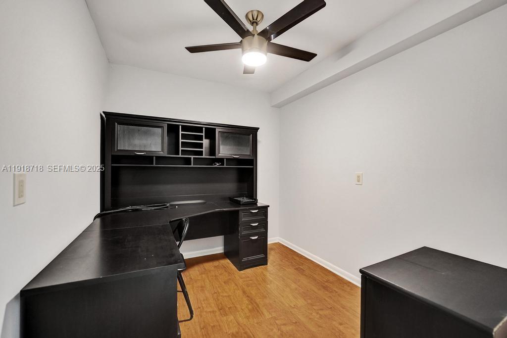 CONDO 21 OF WHITEHALL CON - Residential