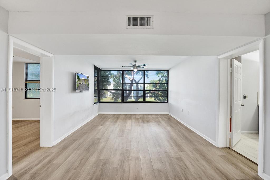 CONDO 21 OF WHITEHALL CON - Residential