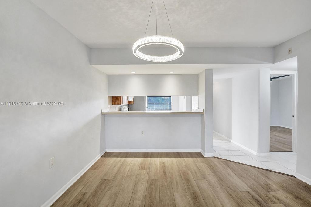 CONDO 21 OF WHITEHALL CON - Residential