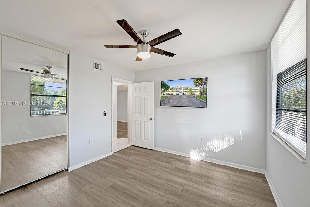 CONDO 21 OF WHITEHALL CON - Residential