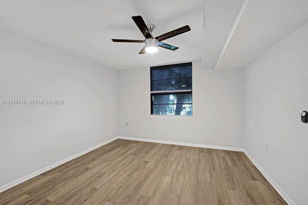 CONDO 21 OF WHITEHALL CON - Residential