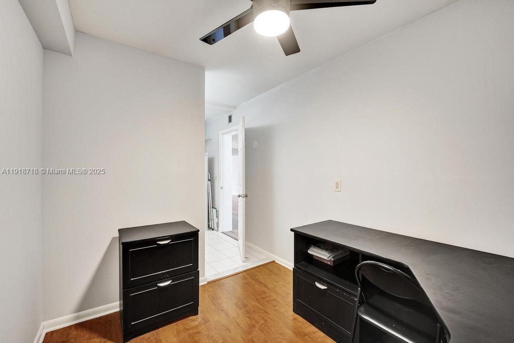 CONDO 21 OF WHITEHALL CON - Residential