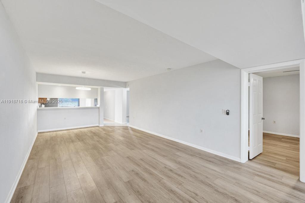 CONDO 21 OF WHITEHALL CON - Residential